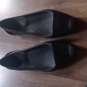 Crocs comfort black dress shoes